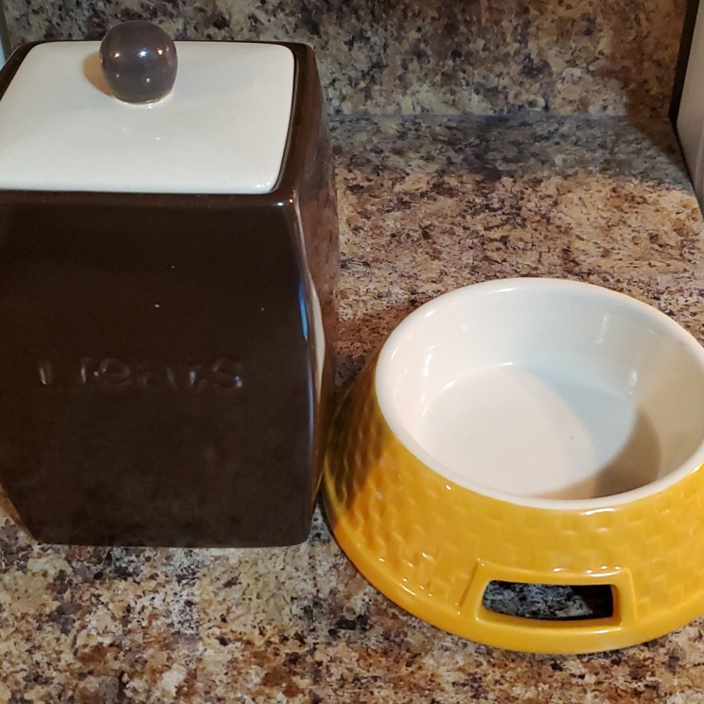 DOG BISCUIT CONTAINER AND FOOD BOWL🤎💛